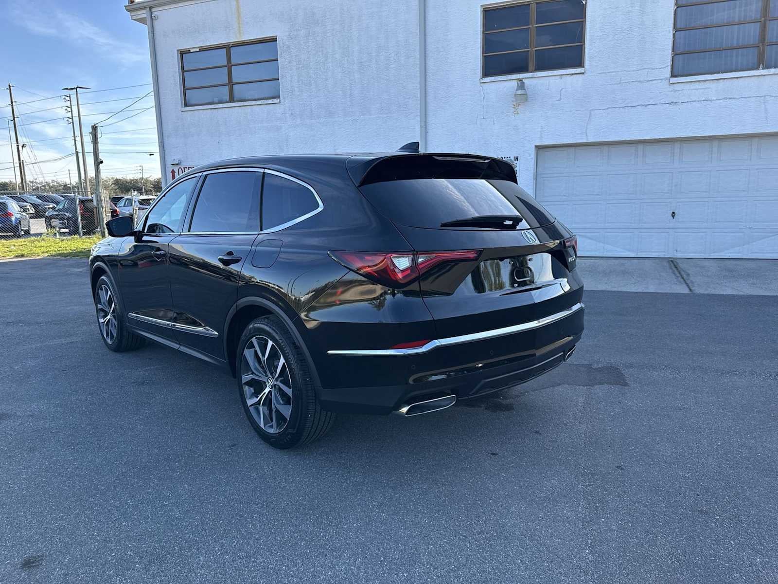 Acura MDX 2023 con paquete tecnológico