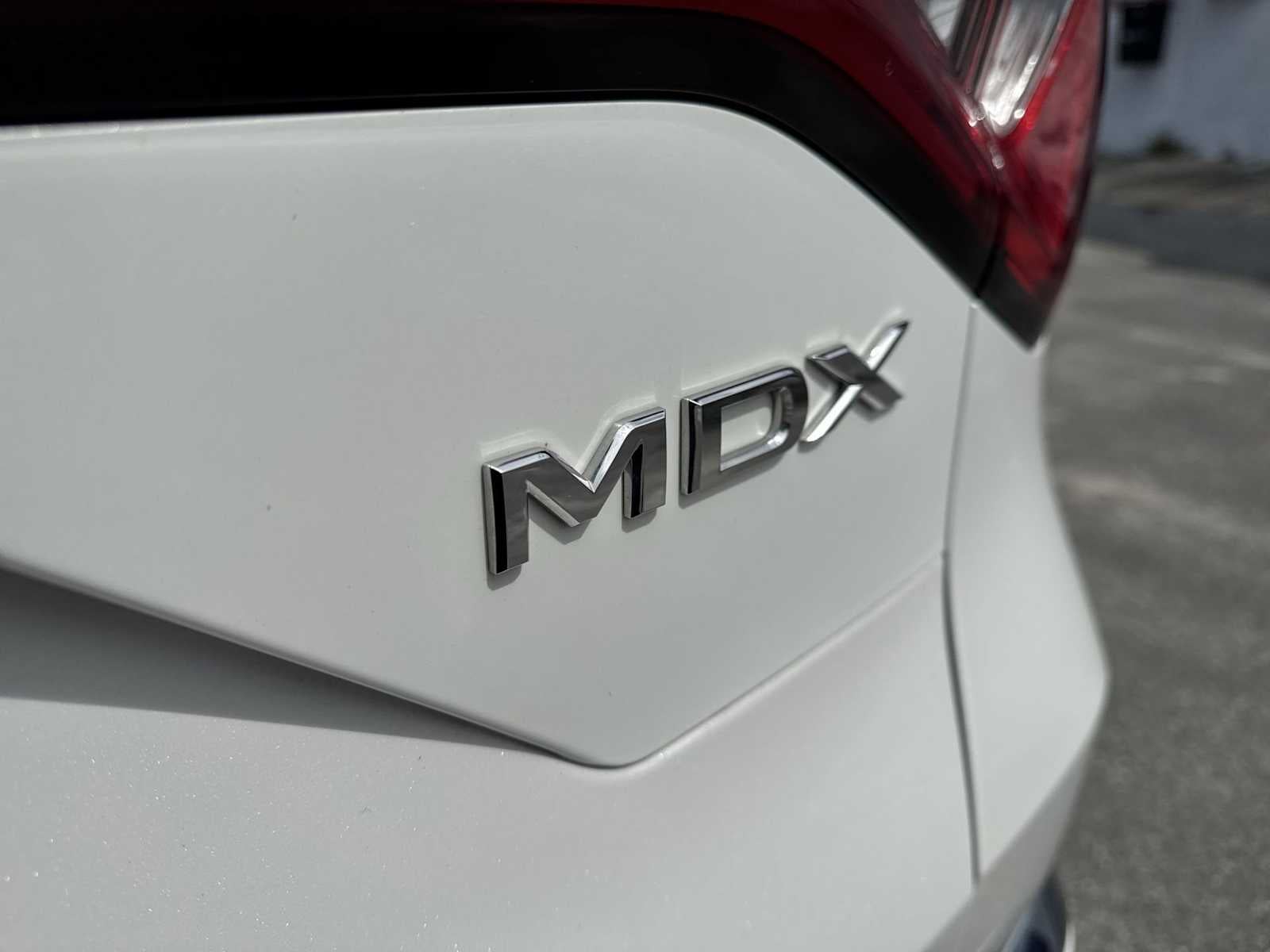 Acura MDX 2023 con paquete tecnológico