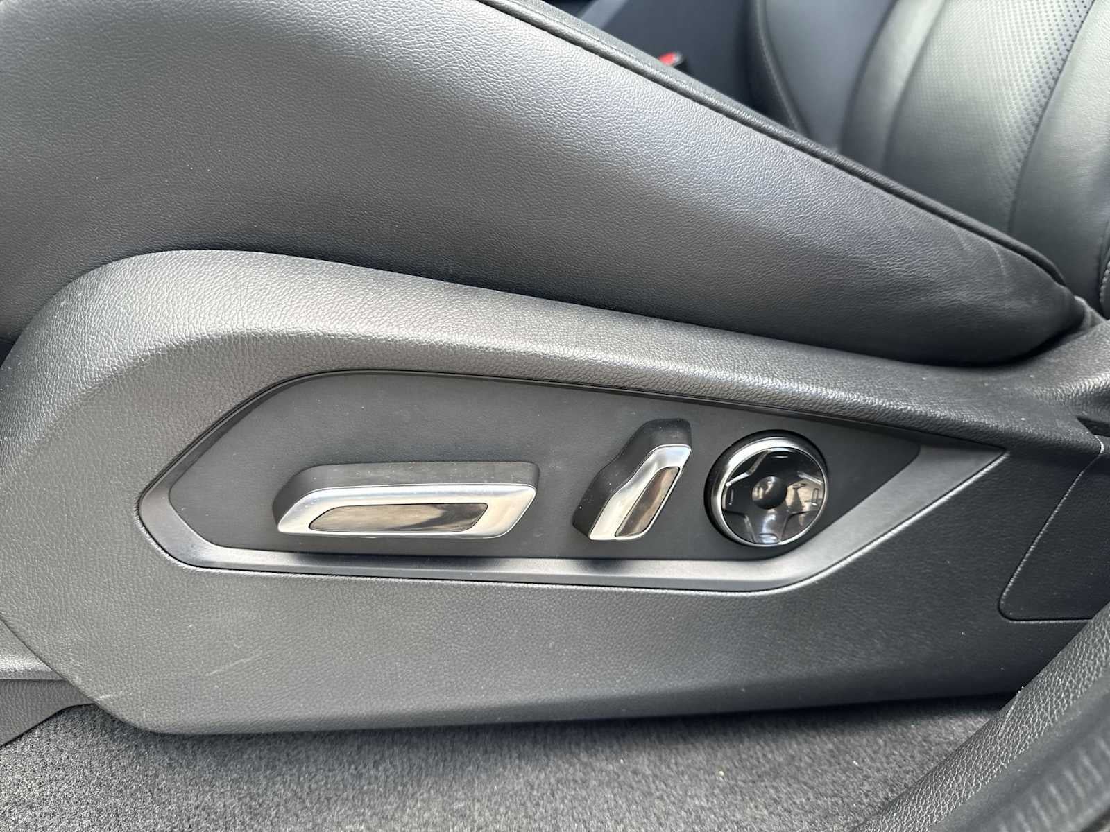 Acura MDX 2023 con paquete tecnológico