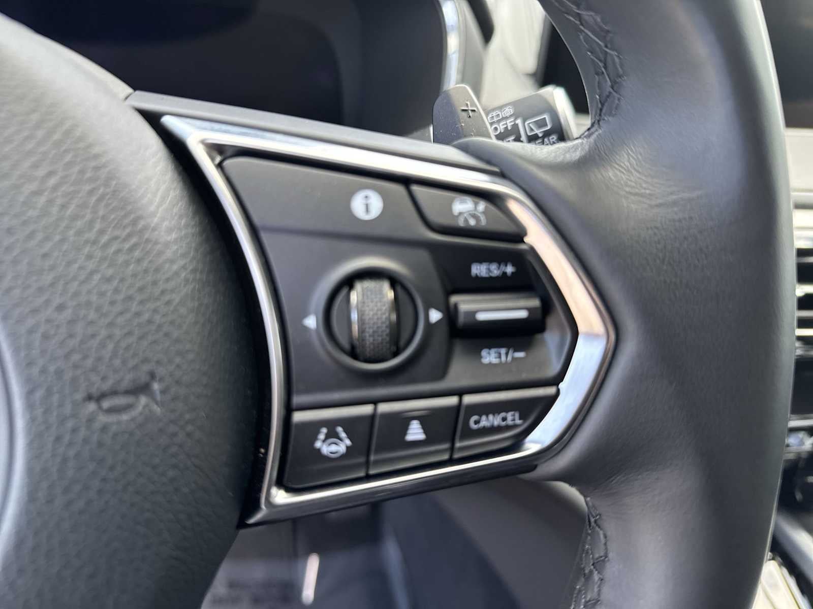 Acura MDX 2023 con paquete tecnológico