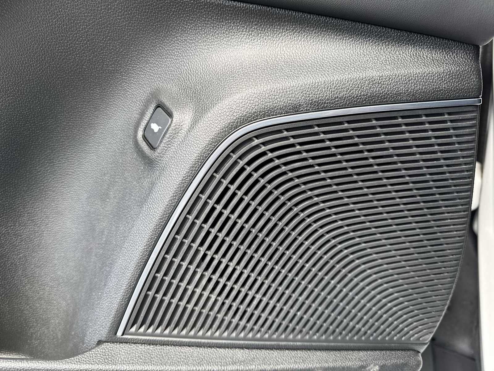 Acura MDX 2023 con paquete tecnológico