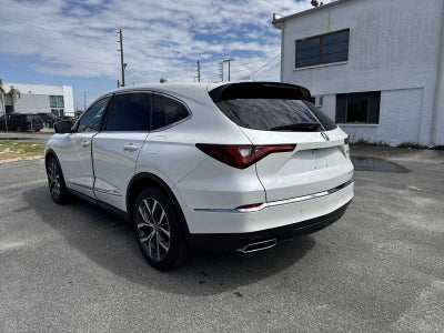 Acura MDX 2023 con paquete tecnológico