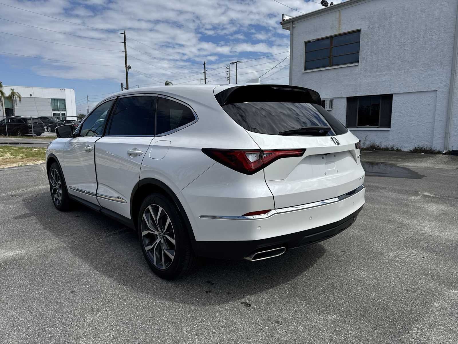 Acura MDX 2023 con paquete tecnológico