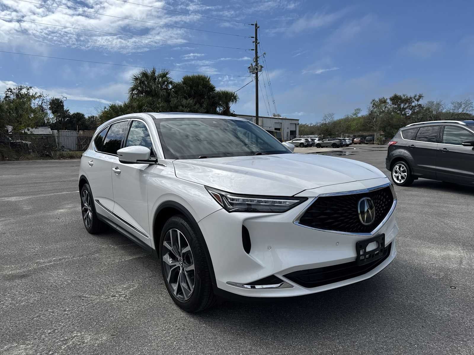 Acura MDX 2023 con paquete tecnológico