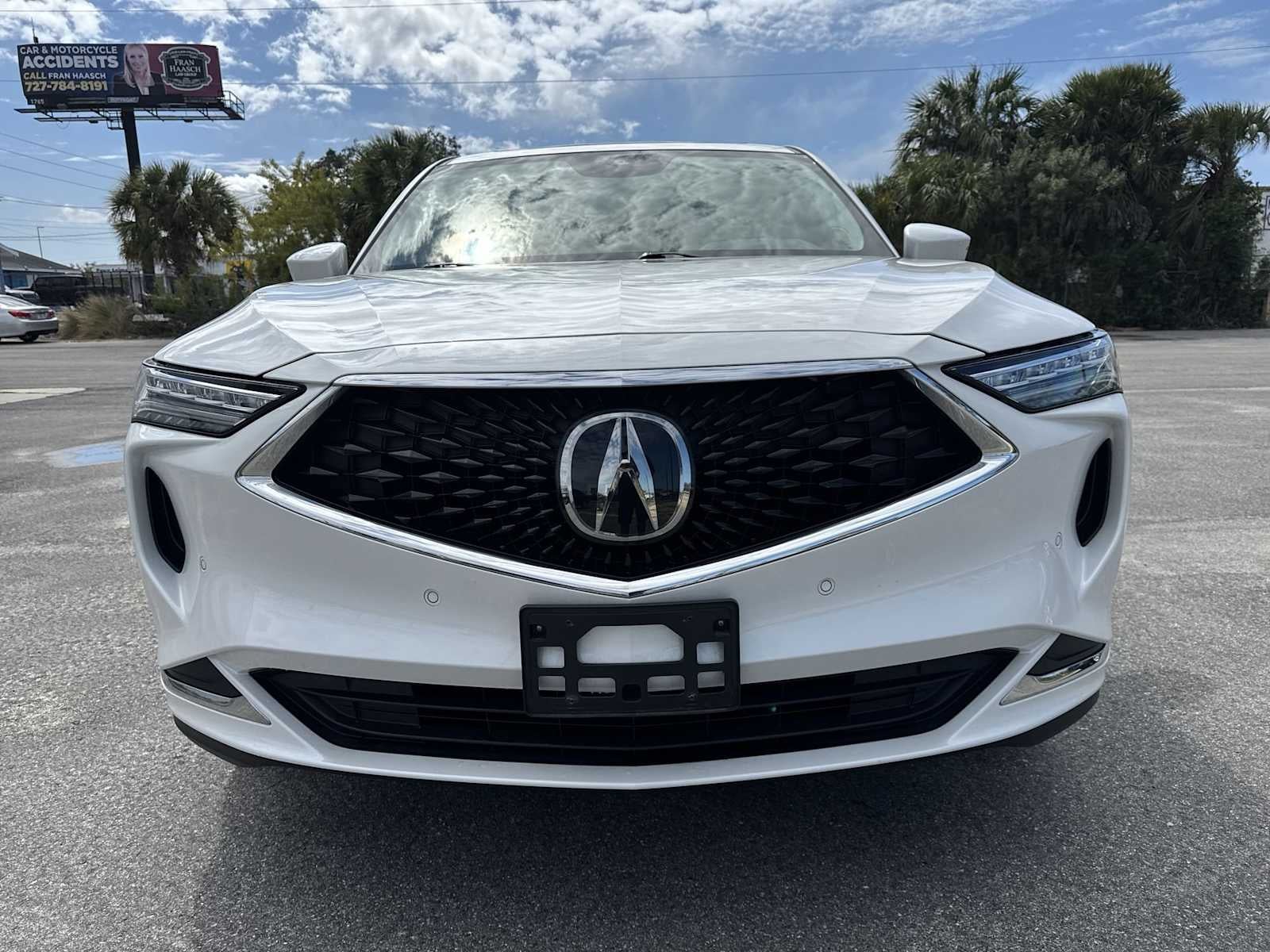 Acura MDX 2023 con paquete tecnológico