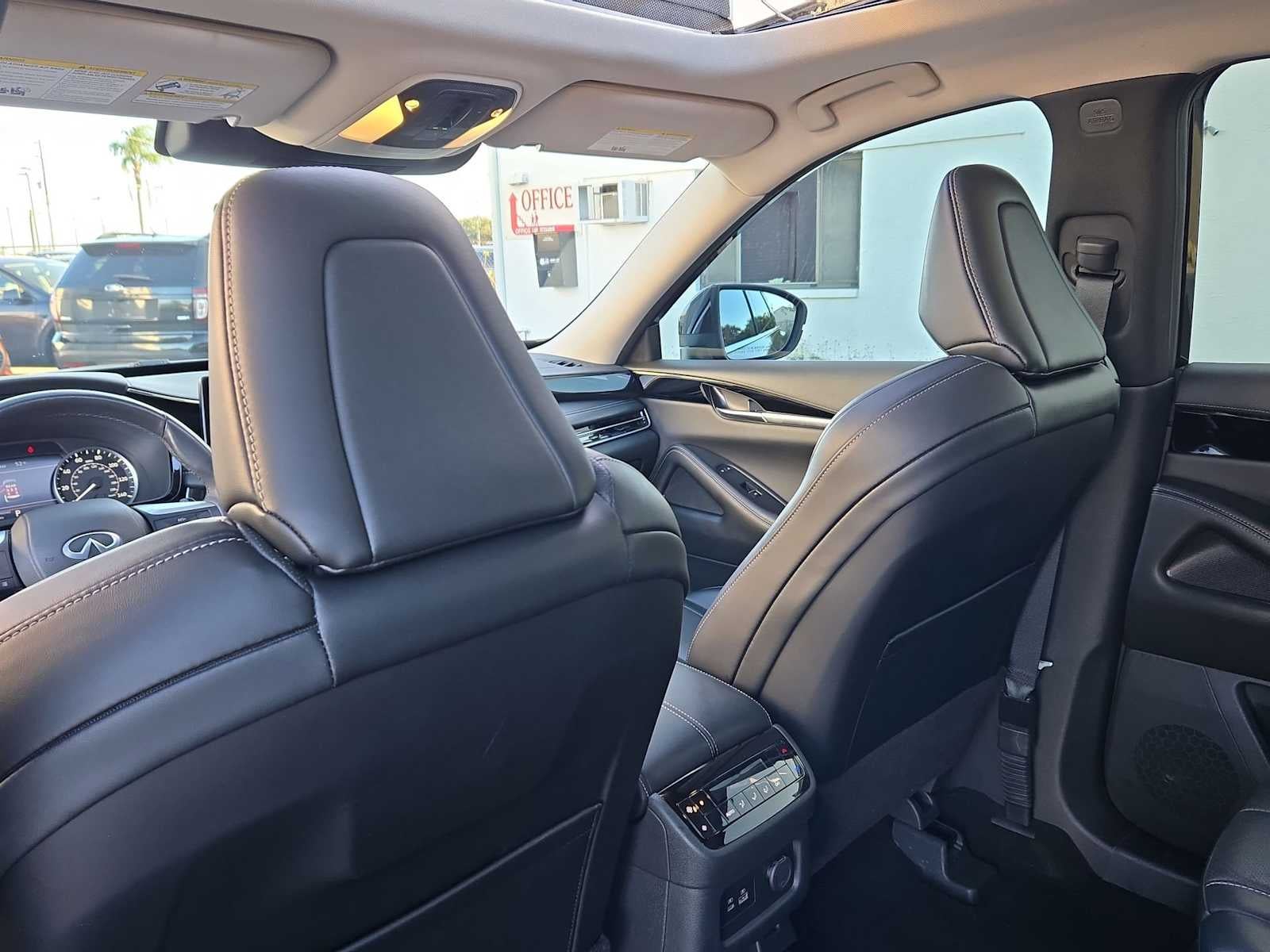 2024 INFINITI QX60 PURE