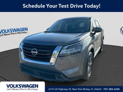 Nissan Pathfinder S 2022