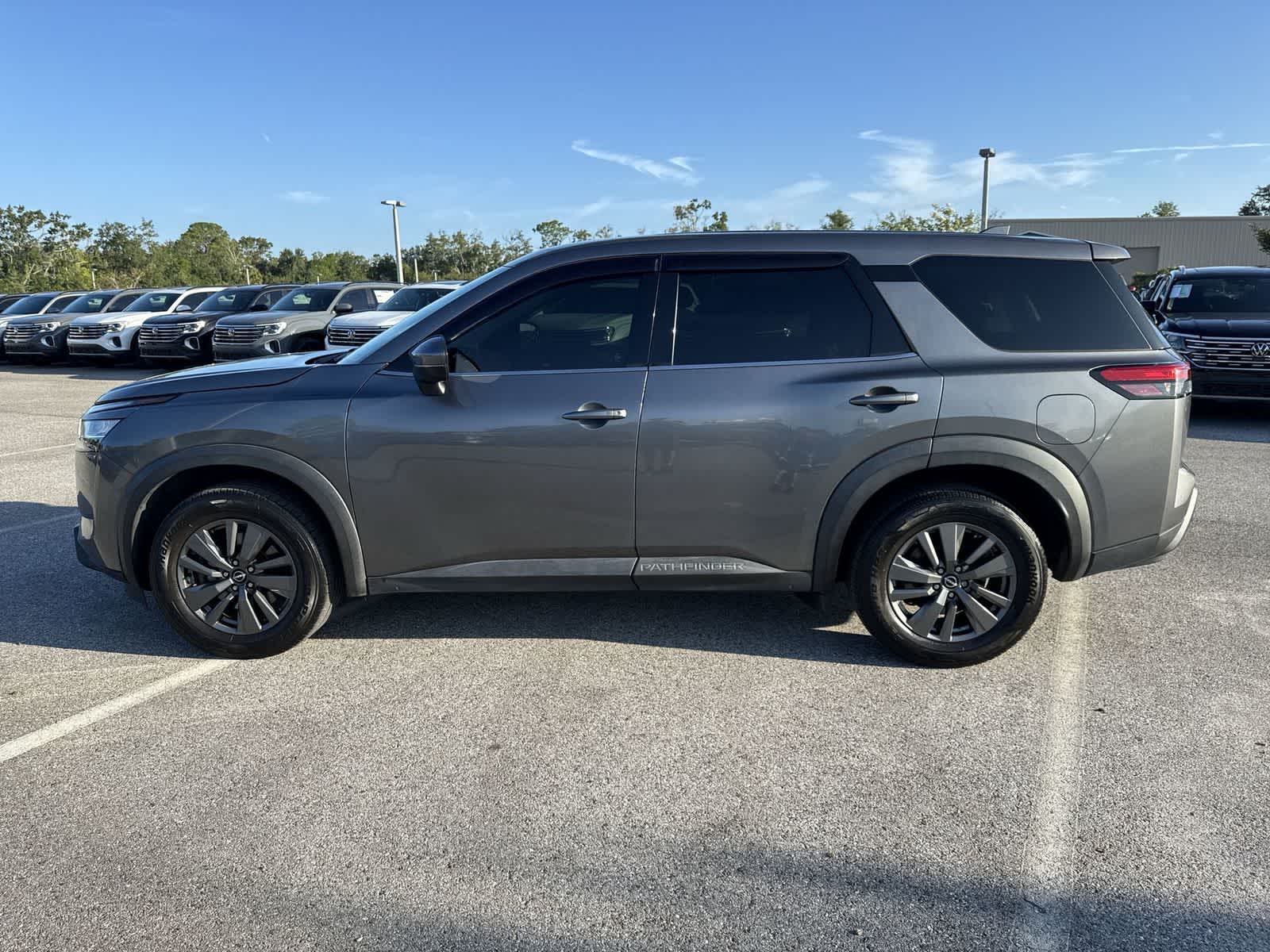 Nissan Pathfinder S 2022