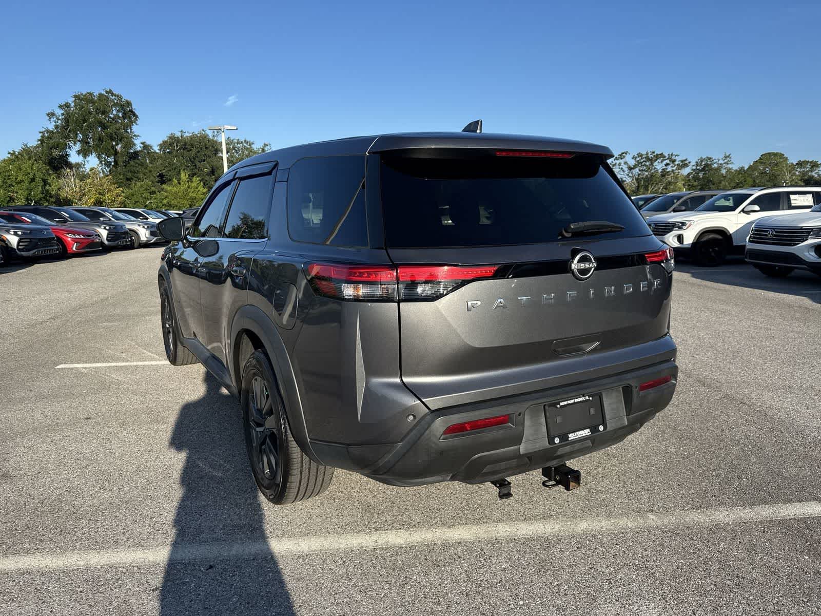 Nissan Pathfinder S 2022