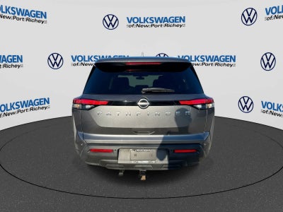 Nissan Pathfinder S 2022