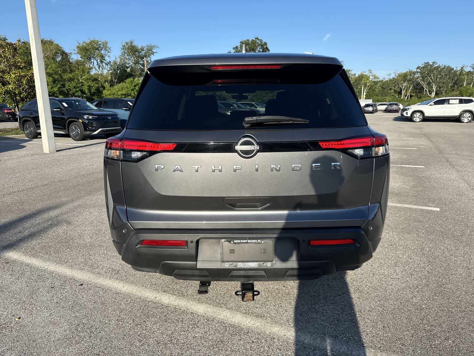 Nissan Pathfinder S 2022