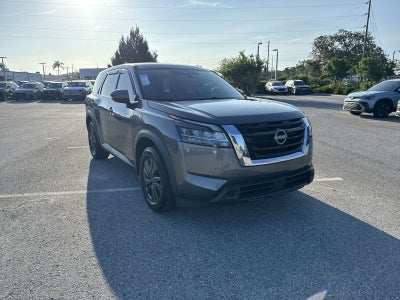 Nissan Pathfinder S 2022