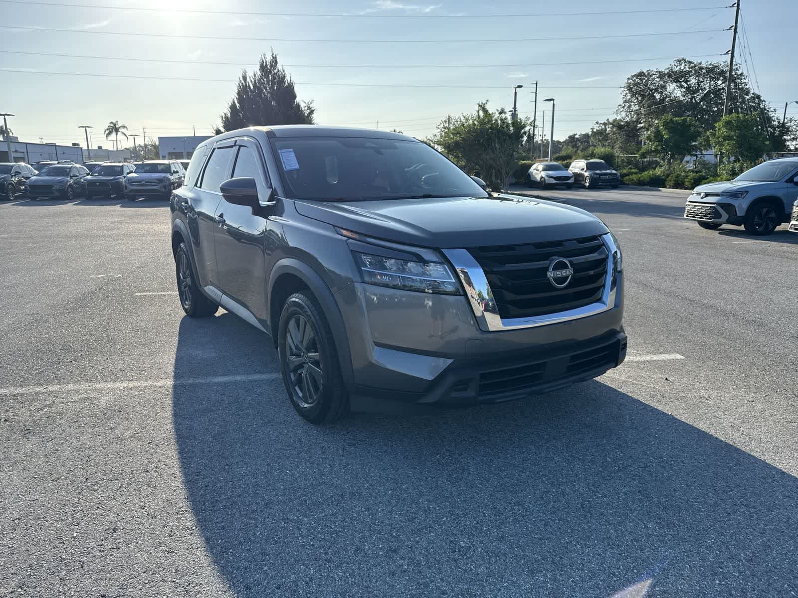 Nissan Pathfinder S 2022