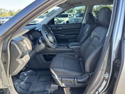 Nissan Pathfinder S 2022