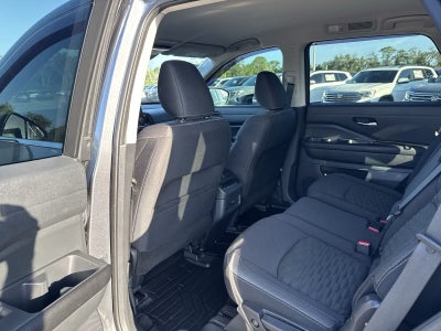 Nissan Pathfinder S 2022