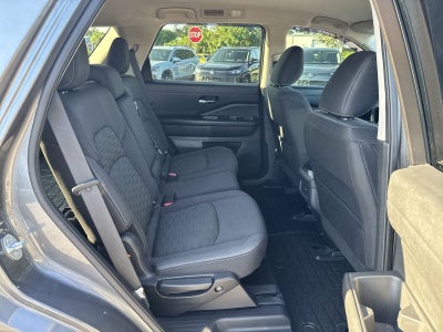 Nissan Pathfinder S 2022