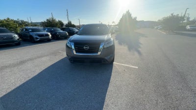 Nissan Pathfinder S 2022