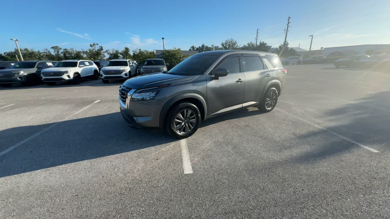 Nissan Pathfinder S 2022