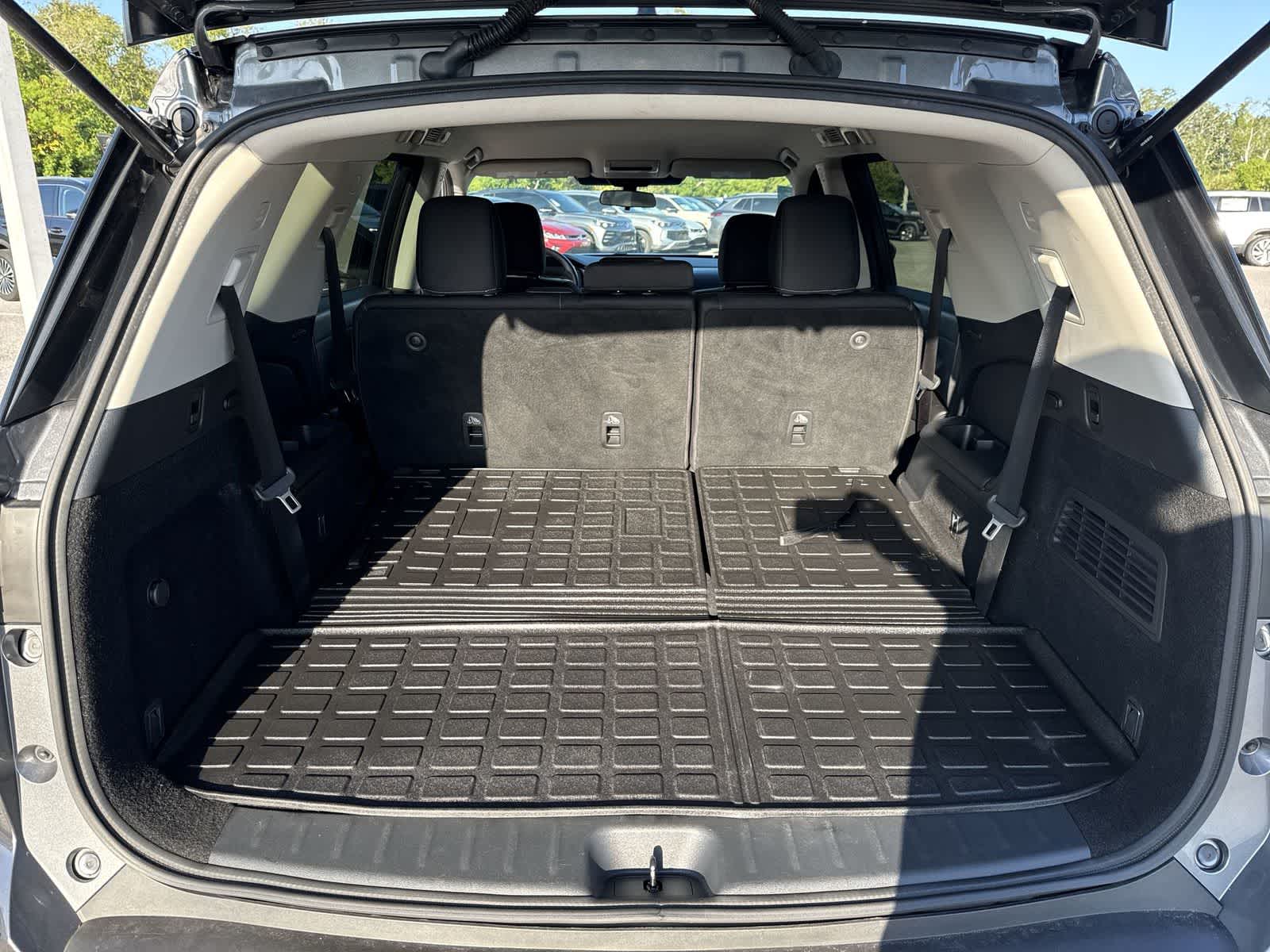 Nissan Pathfinder S 2022