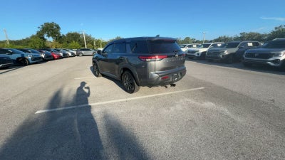 Nissan Pathfinder S 2022