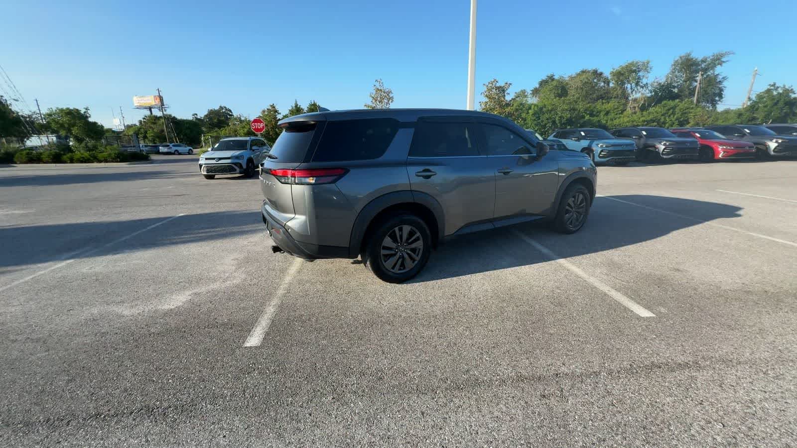Nissan Pathfinder S 2022