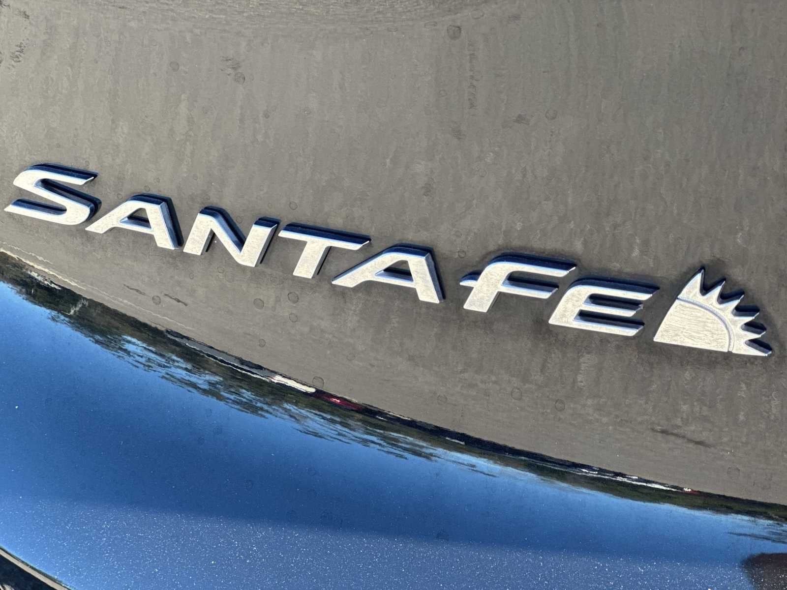 Hyundai Santa Fe SE 2023