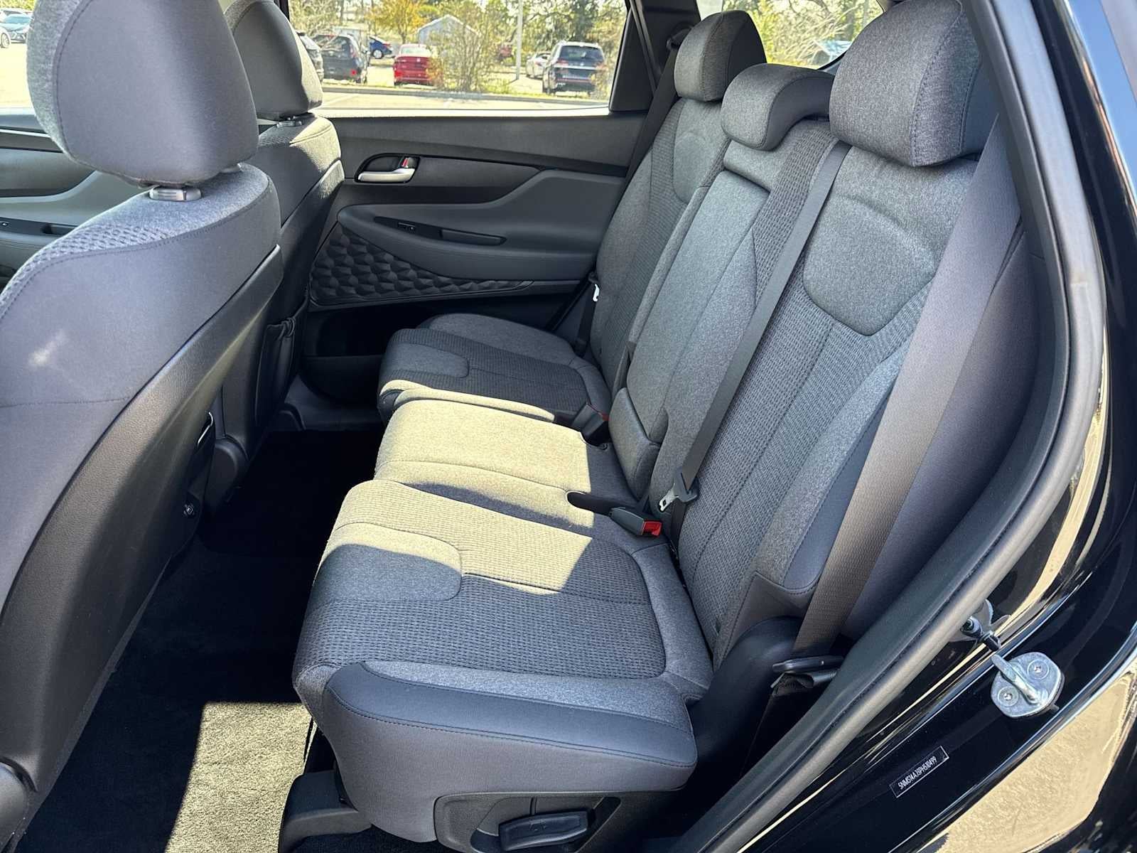 Hyundai Santa Fe SE 2023