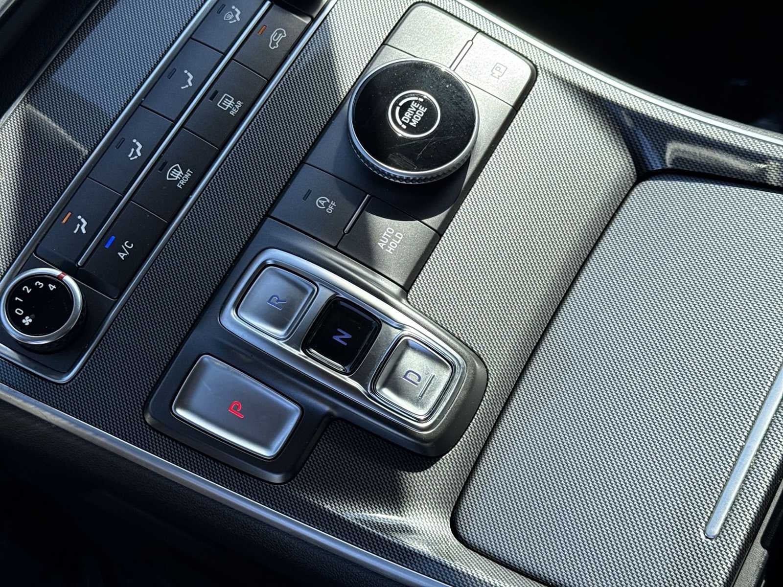 Hyundai Santa Fe SE 2023