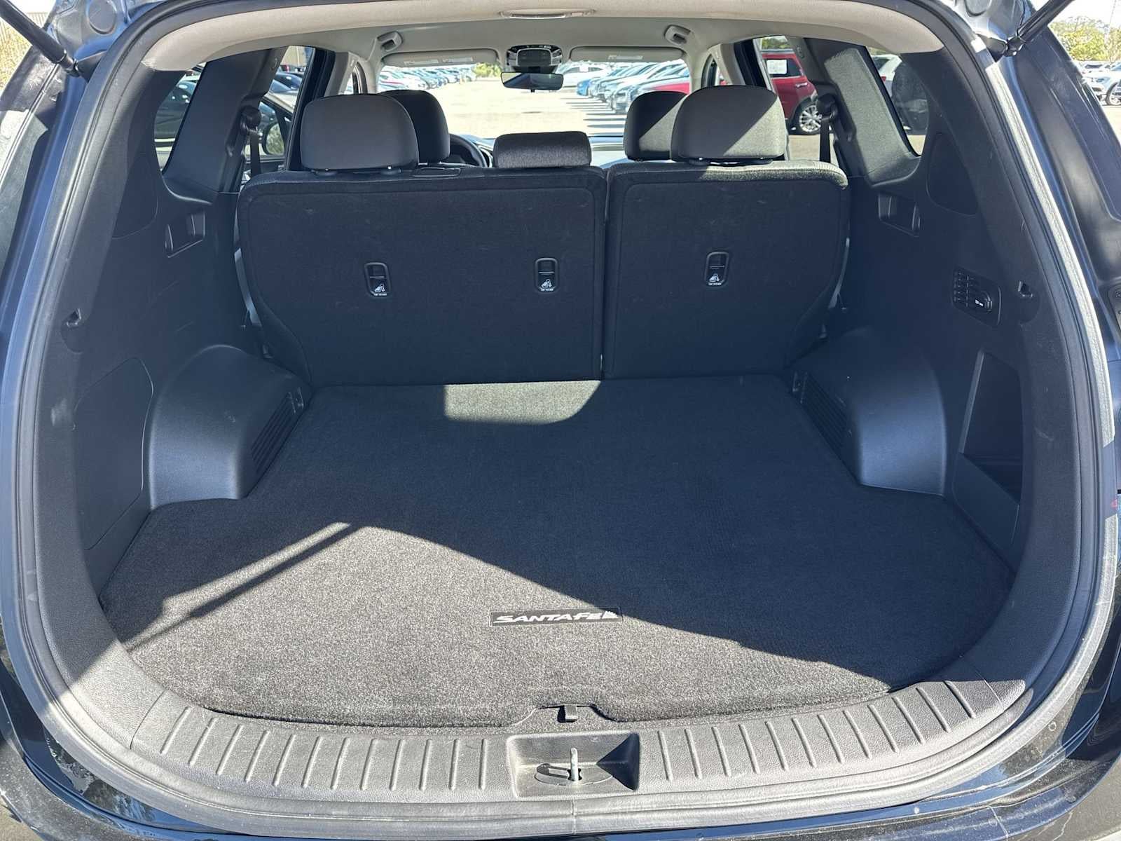 Hyundai Santa Fe SE 2023