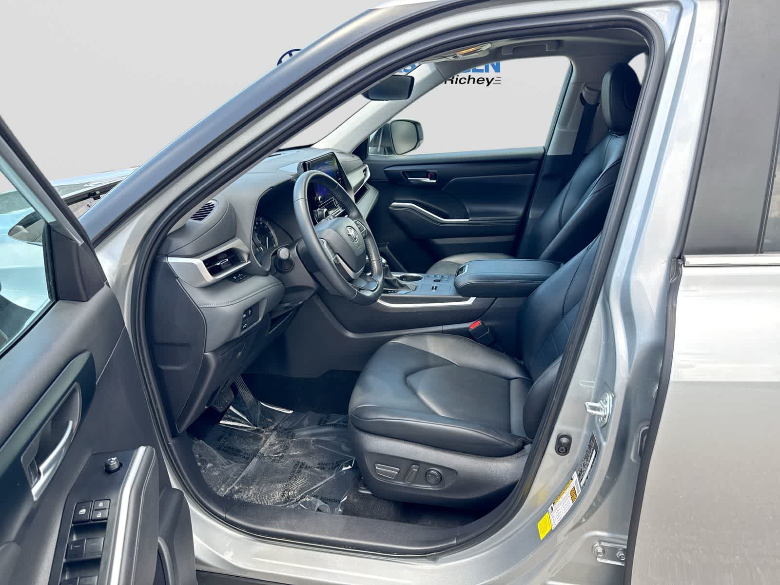 Toyota Highlander XLE 2025