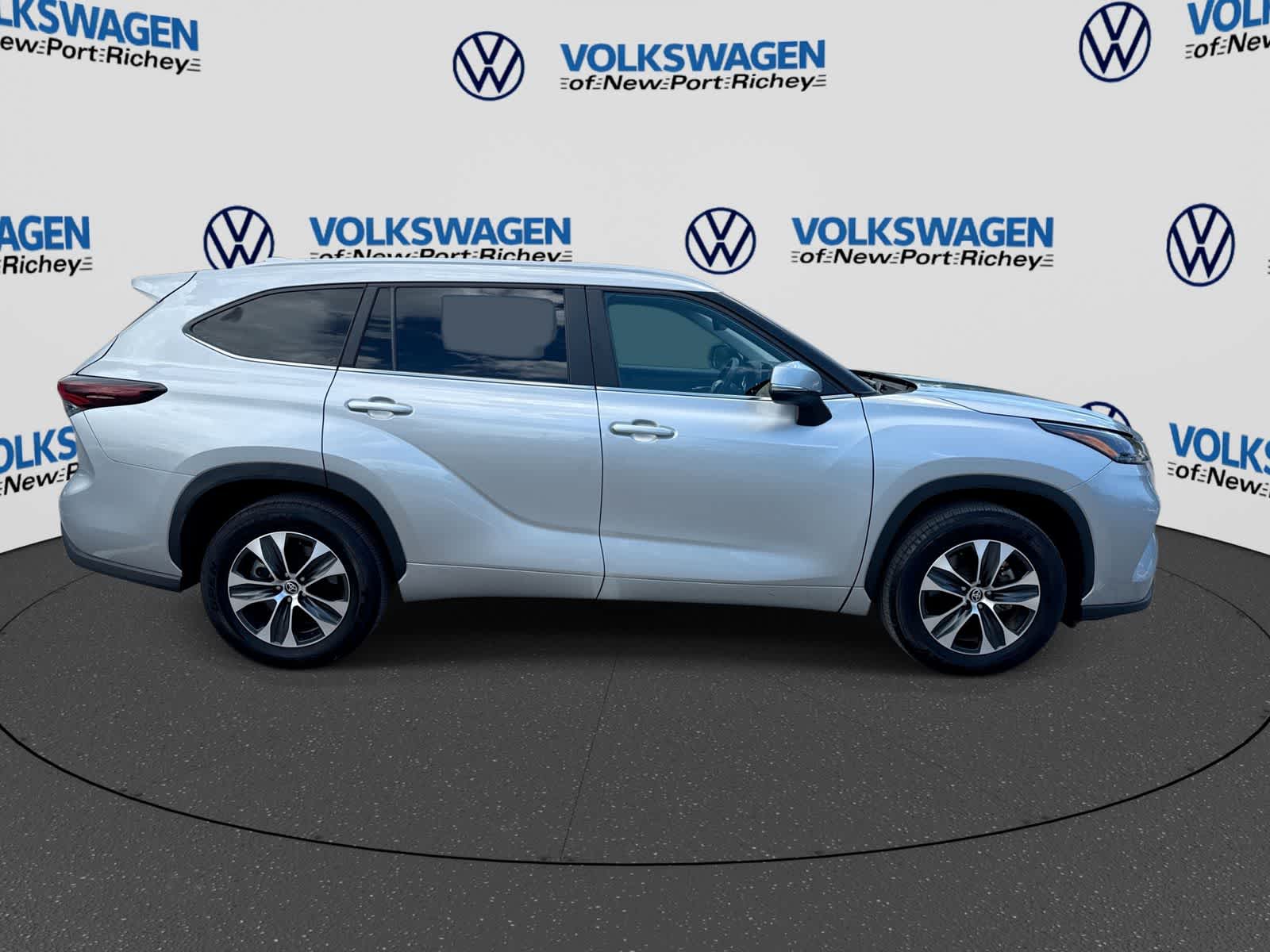 Toyota Highlander XLE 2025