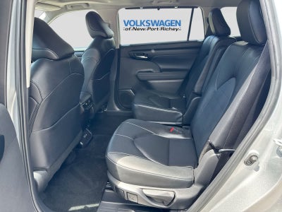 Toyota Highlander XLE 2025