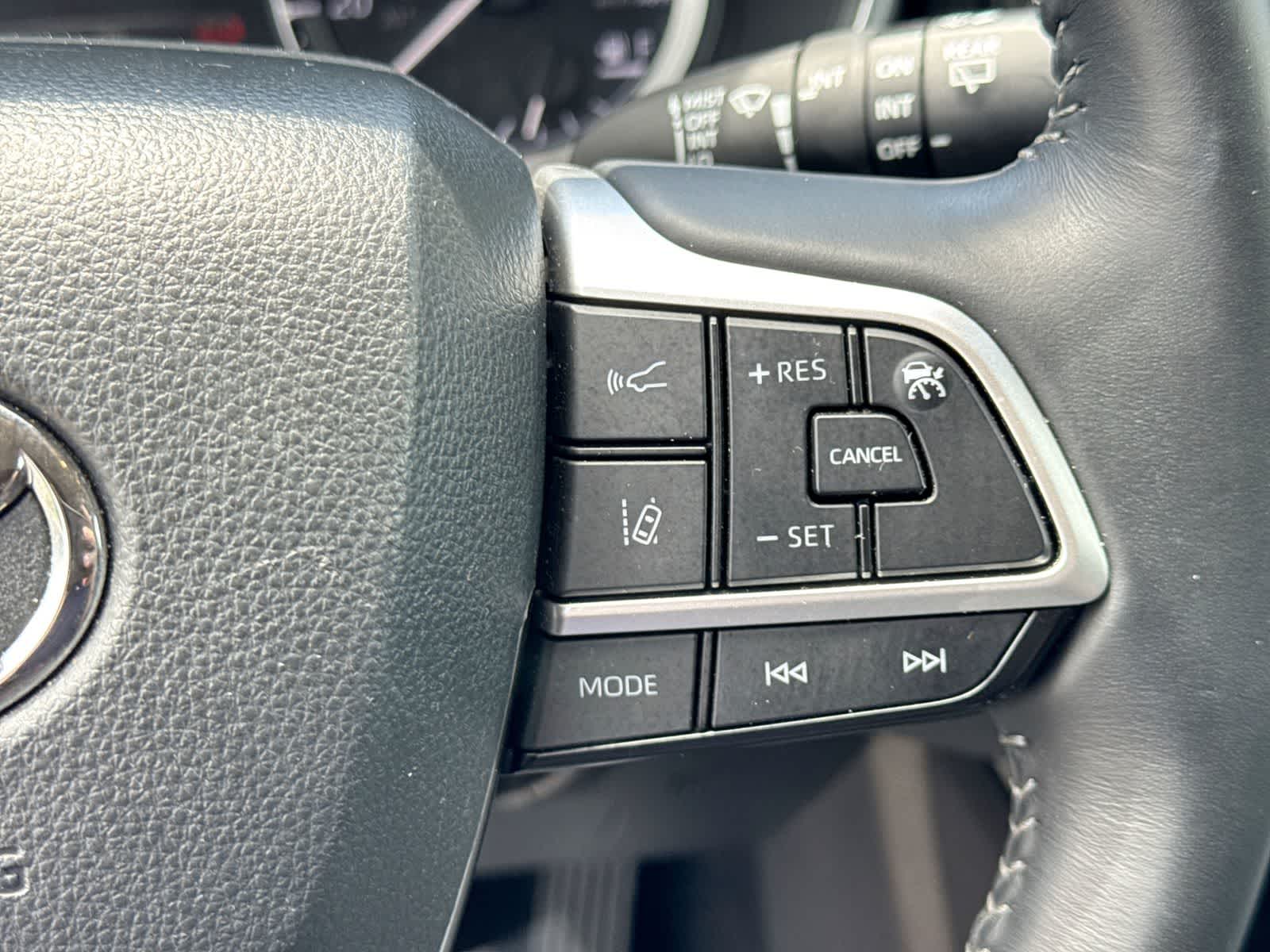 Toyota Highlander XLE 2025