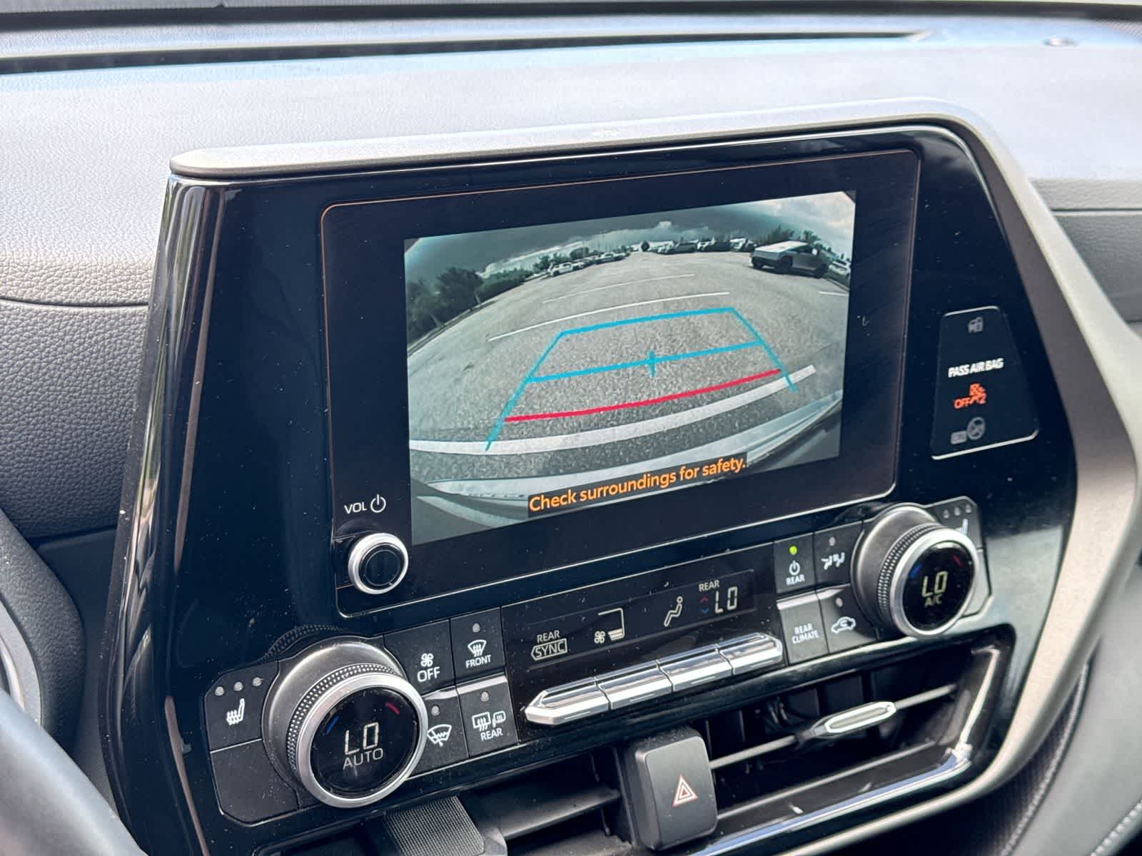 Toyota Highlander XLE 2025