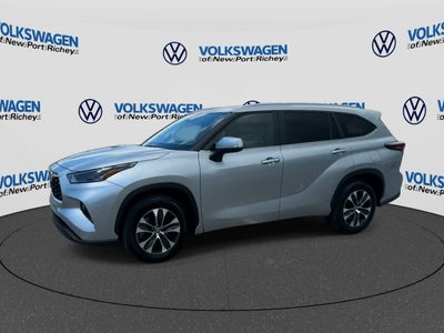 Toyota Highlander XLE 2025
