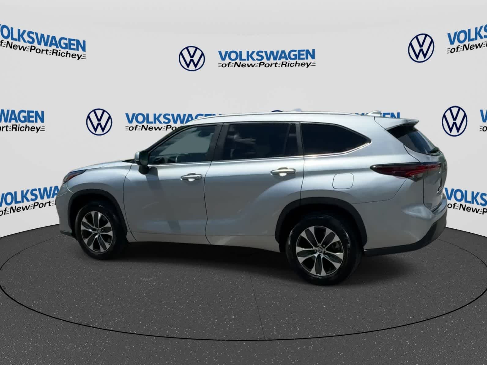Toyota Highlander XLE 2025