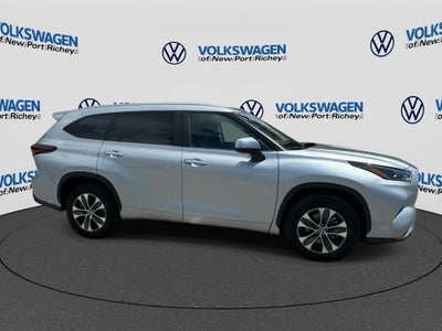 Toyota Highlander XLE 2025