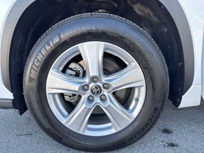 Toyota Highlander LE 2024