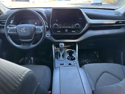 Toyota Highlander LE 2024