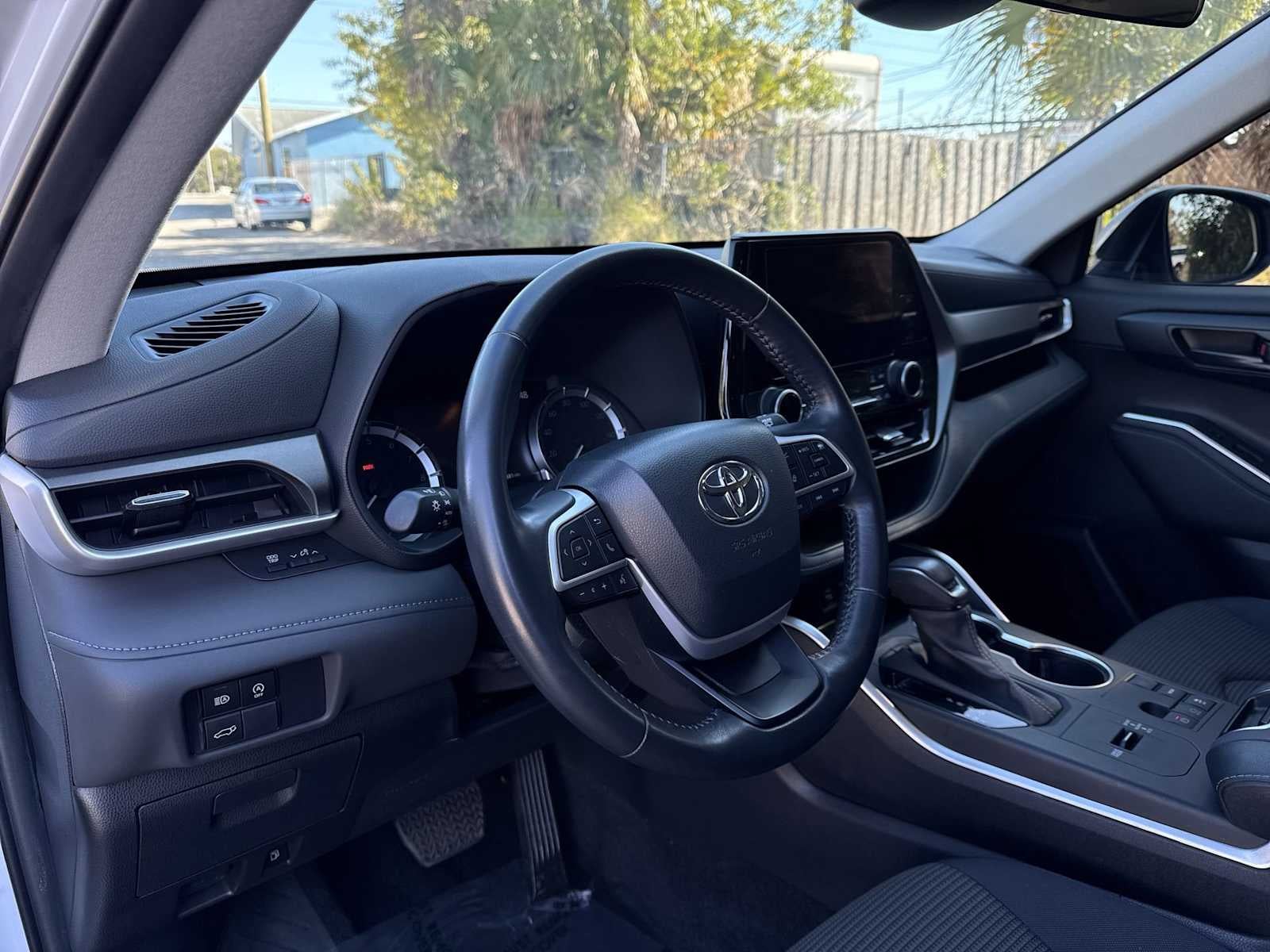 Toyota Highlander LE 2024