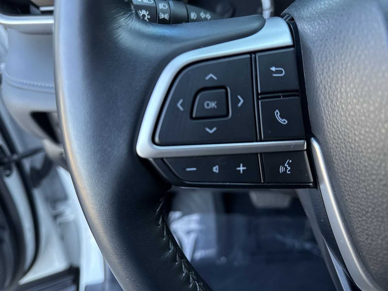 Toyota Highlander LE 2024