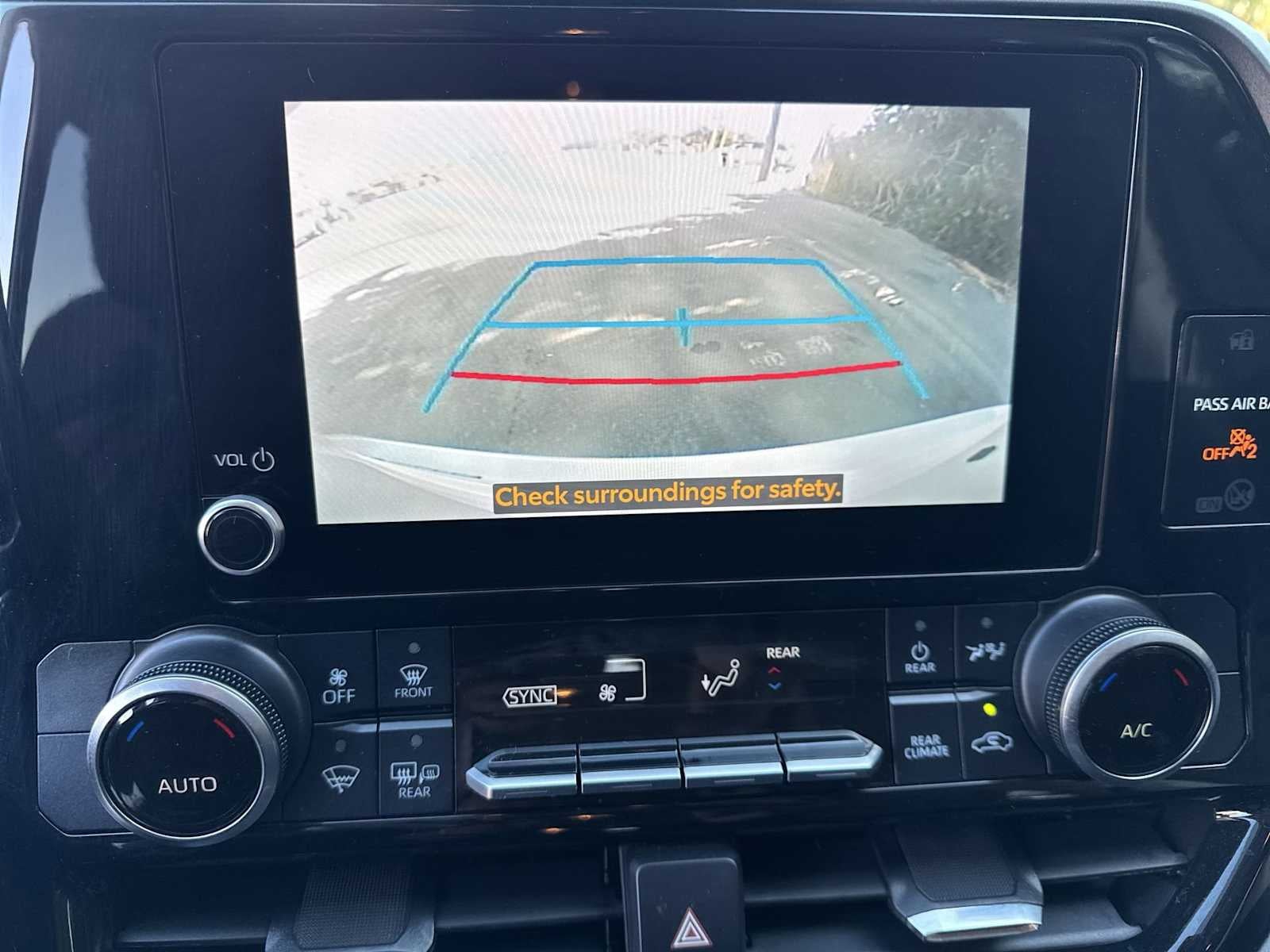 Toyota Highlander LE 2024