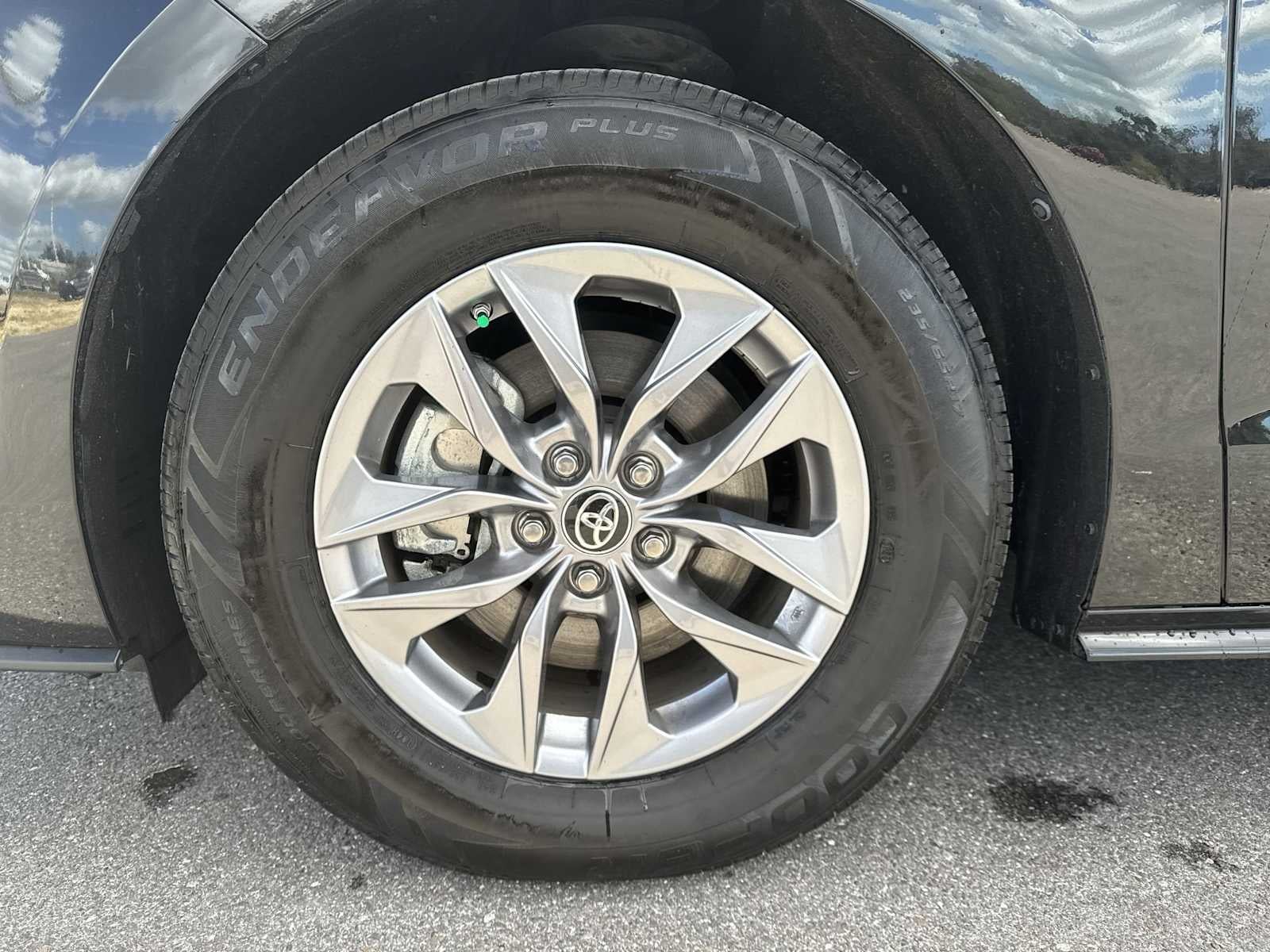 Toyota Sienna LE 2023