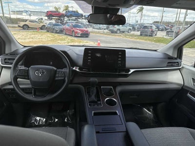 Toyota Sienna LE 2023