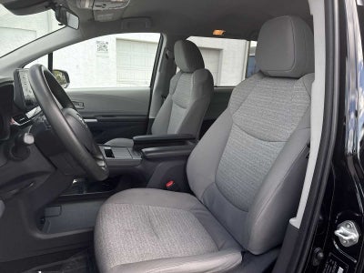 Toyota Sienna LE 2023