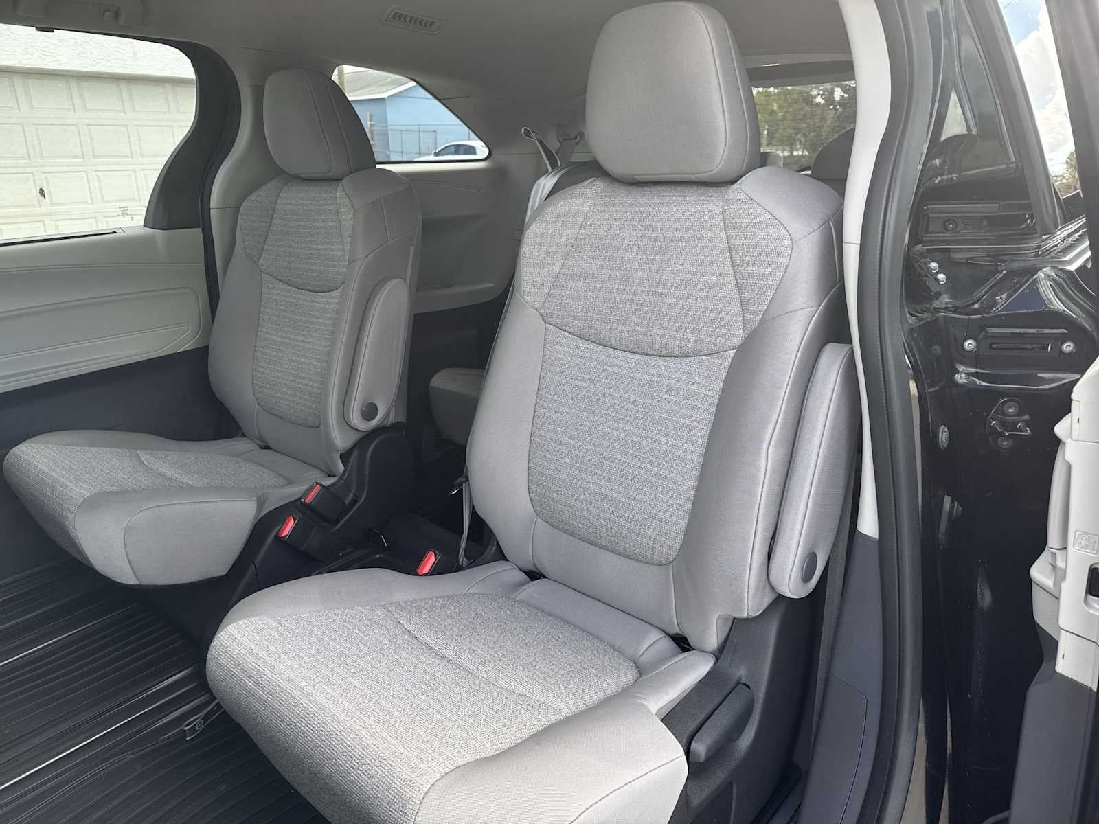 Toyota Sienna LE 2023