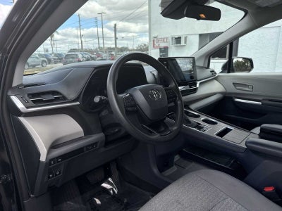 Toyota Sienna LE 2023