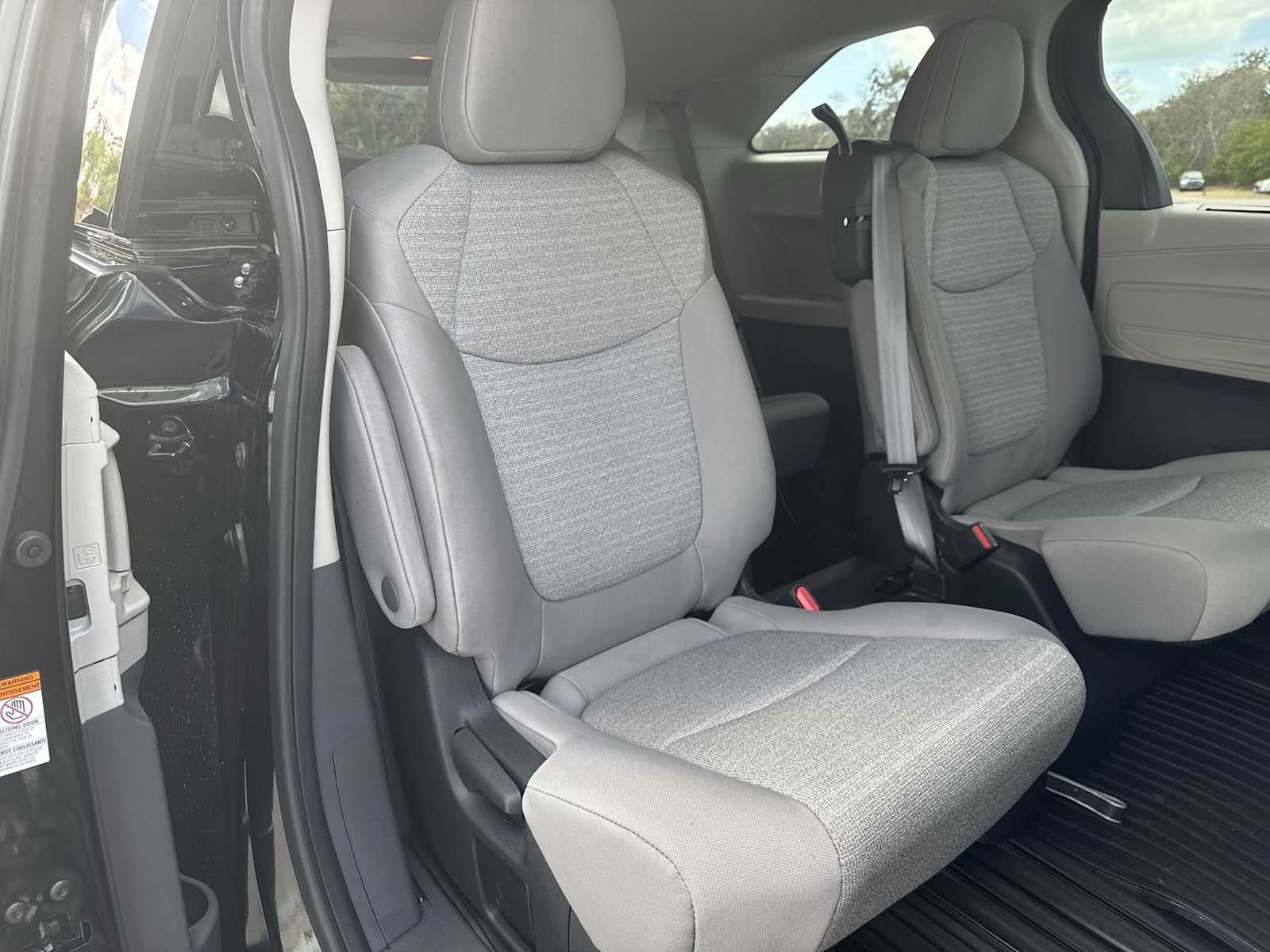 Toyota Sienna LE 2023