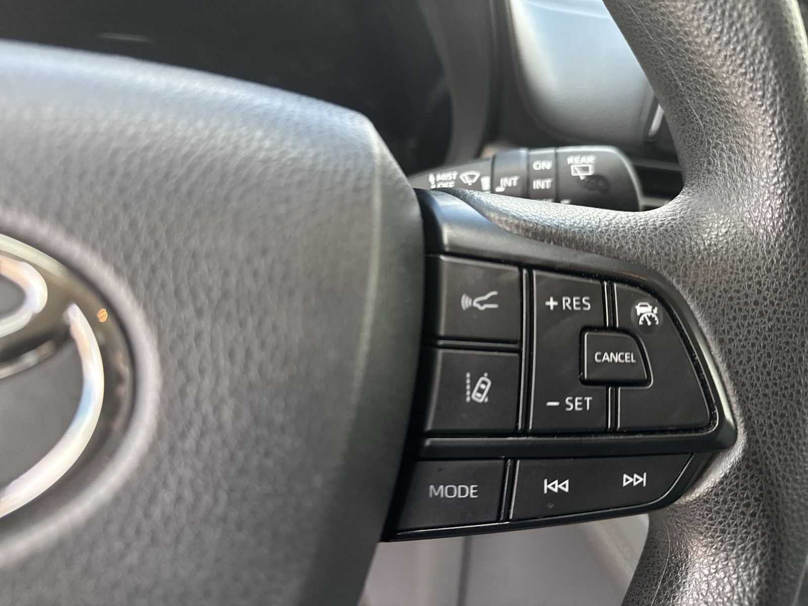 Toyota Sienna LE 2023