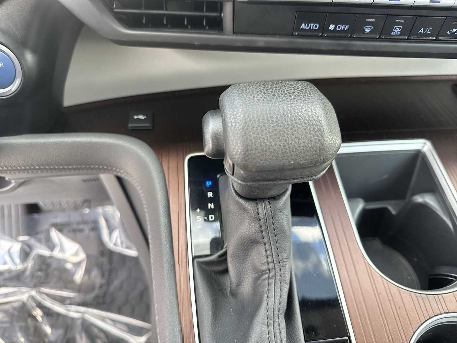 Toyota Sienna LE 2023